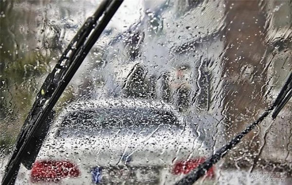科目二、科目三遇到下雨天應(yīng)該怎樣做？考試順利會通過