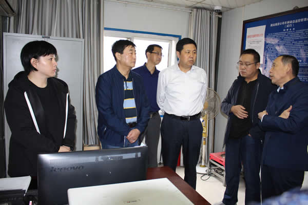 市交通運輸局黨組副書記、市運管局局長何濤一行到隴運集團公司檢查國慶節(jié)前安全生產(chǎn)工作