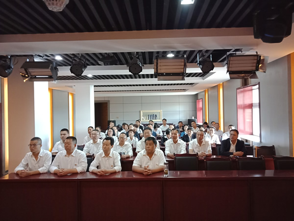 隴運(yùn)集團(tuán)公司黨委開展“不忘初心、牢記使命”紀(jì)念建黨98周年主題黨日活動(dòng)