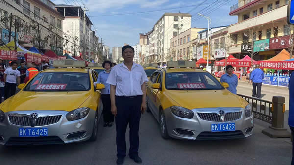 “愛心送考、奉獻社會”---隴運集團在行動