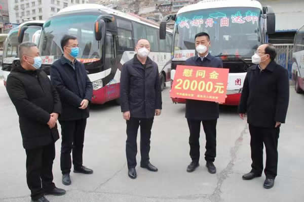 隴南市副市長陳貴生帶領(lǐng)工作人員 慰問隴運集團(tuán)公司